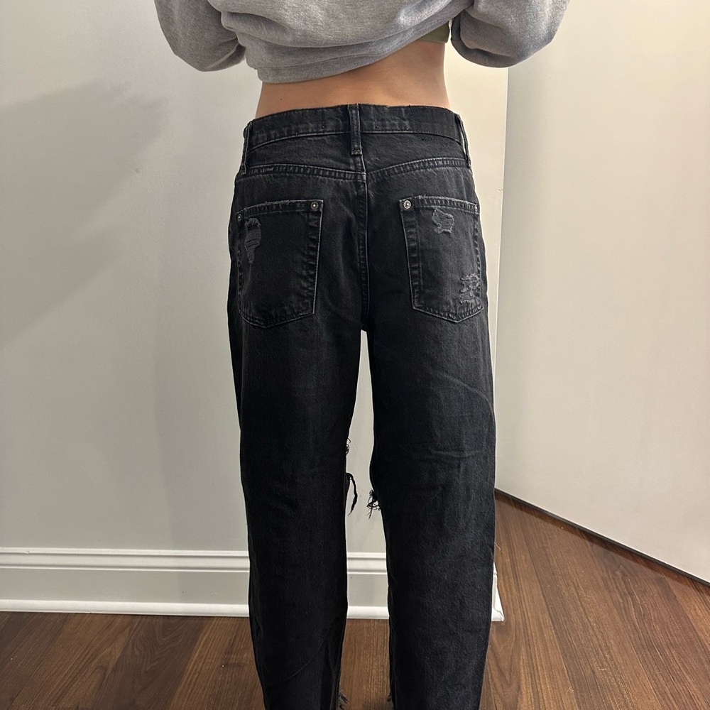 Black ripped jeans lightly used super cute